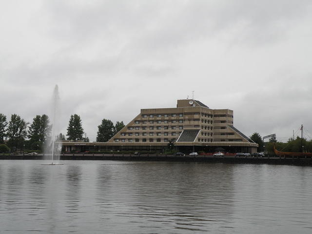 P8300365