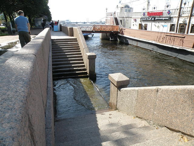 P8310103