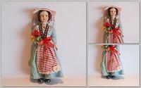 Dolls-310
